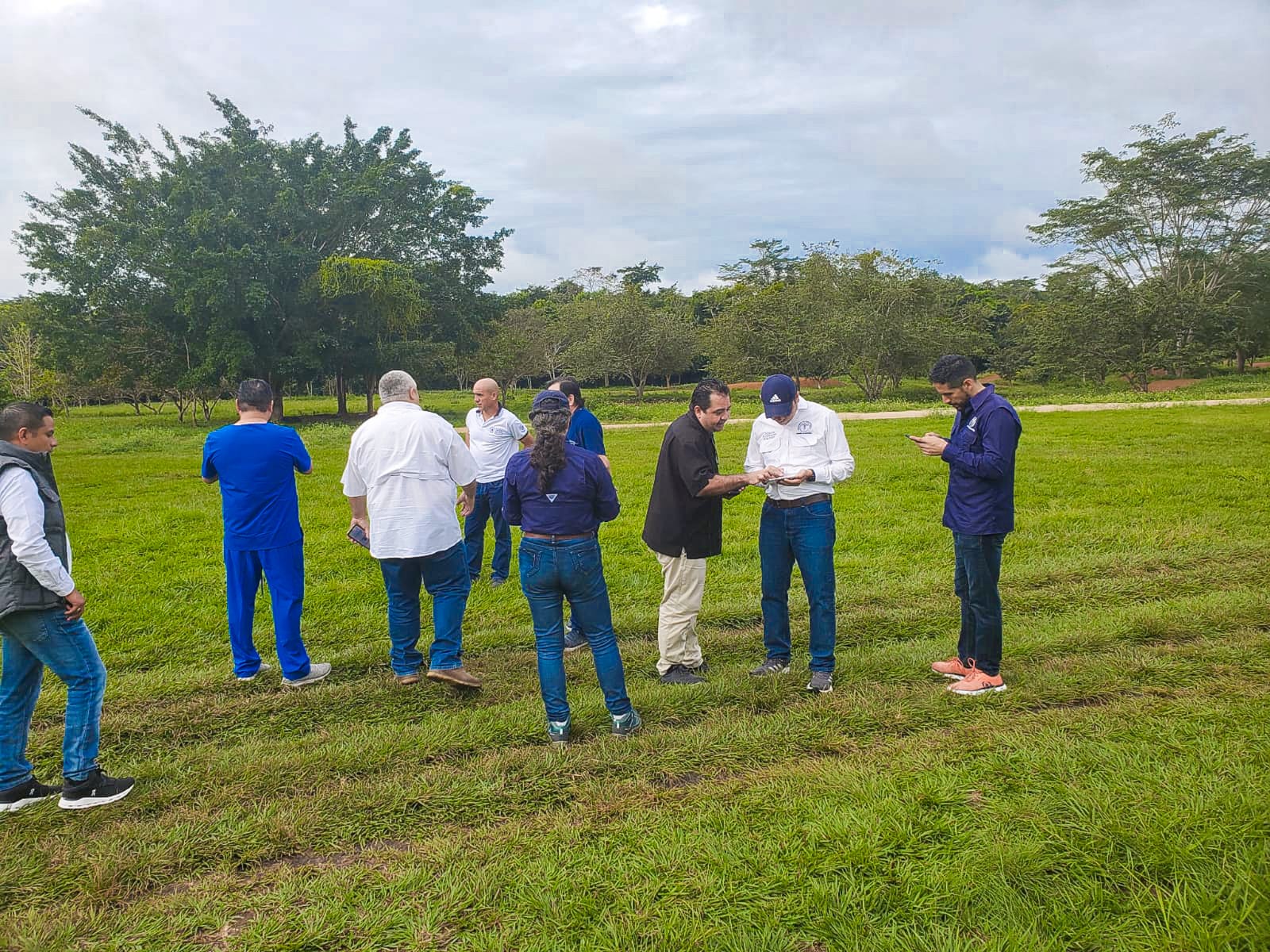 Evalúan posibles terrenos para la construcción del nuevo Hospital Regional de Petén