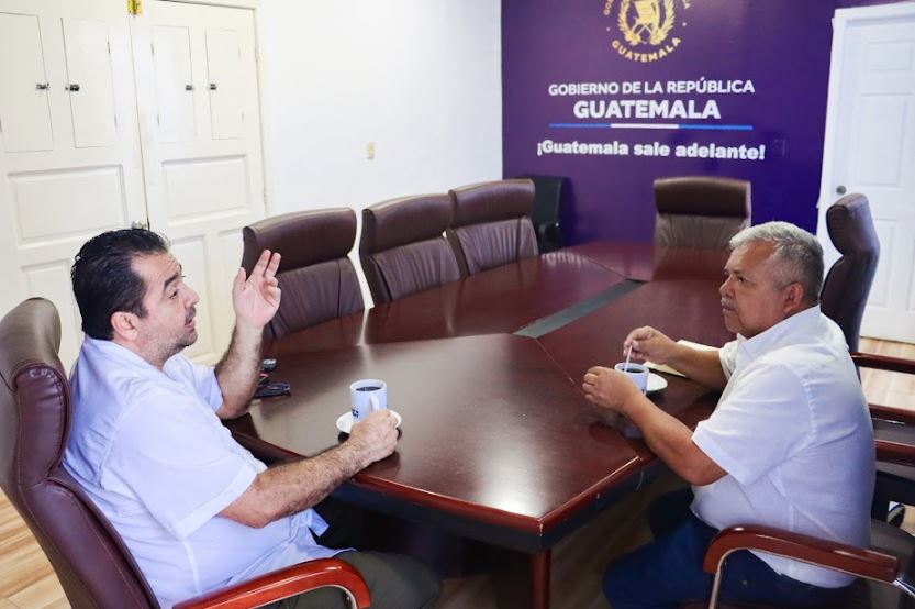 Unen esfuerzos para atender necesidades comunitarias en San Luis, Petén