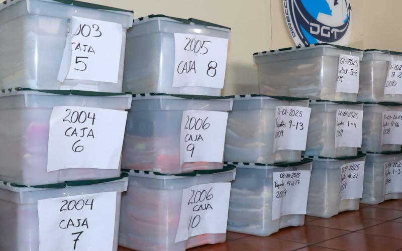DGT pone en marcha la recuperación de su archivo