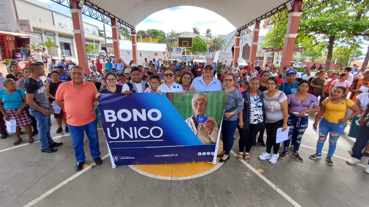 Entregan bono único a beneficiarias de Pasaco, Jutiapa