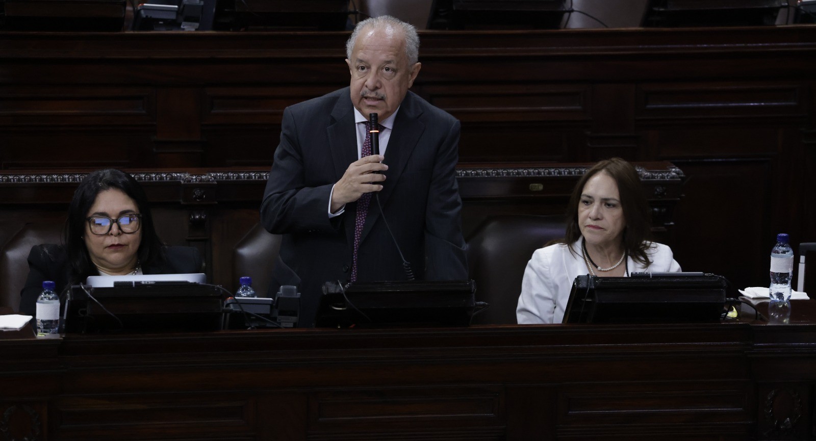Después de siete meses, finaliza la primera interpelación del canciller Martínez