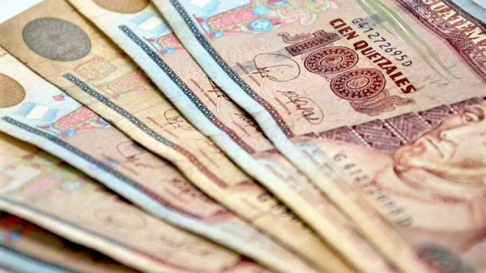 Minfin desembolsa monto del aumento general de mil quetzales a las pensiones de los jubilados. / Foto: TGW.