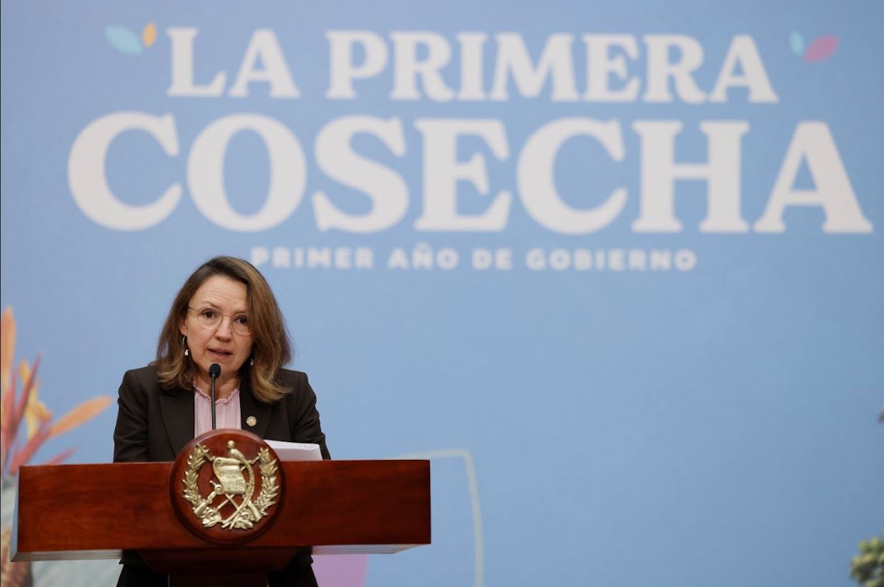 Ministra de Ambiente: “No se trata de estar multando a la población que no separe su basura”