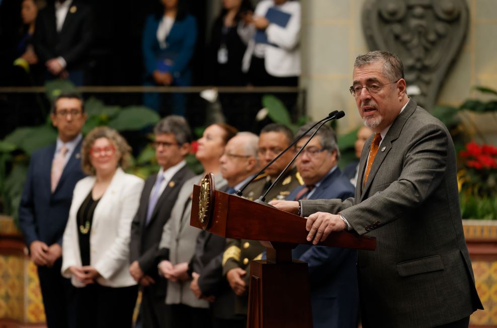 Nombran a nuevos gobernadores en cinco departamentos