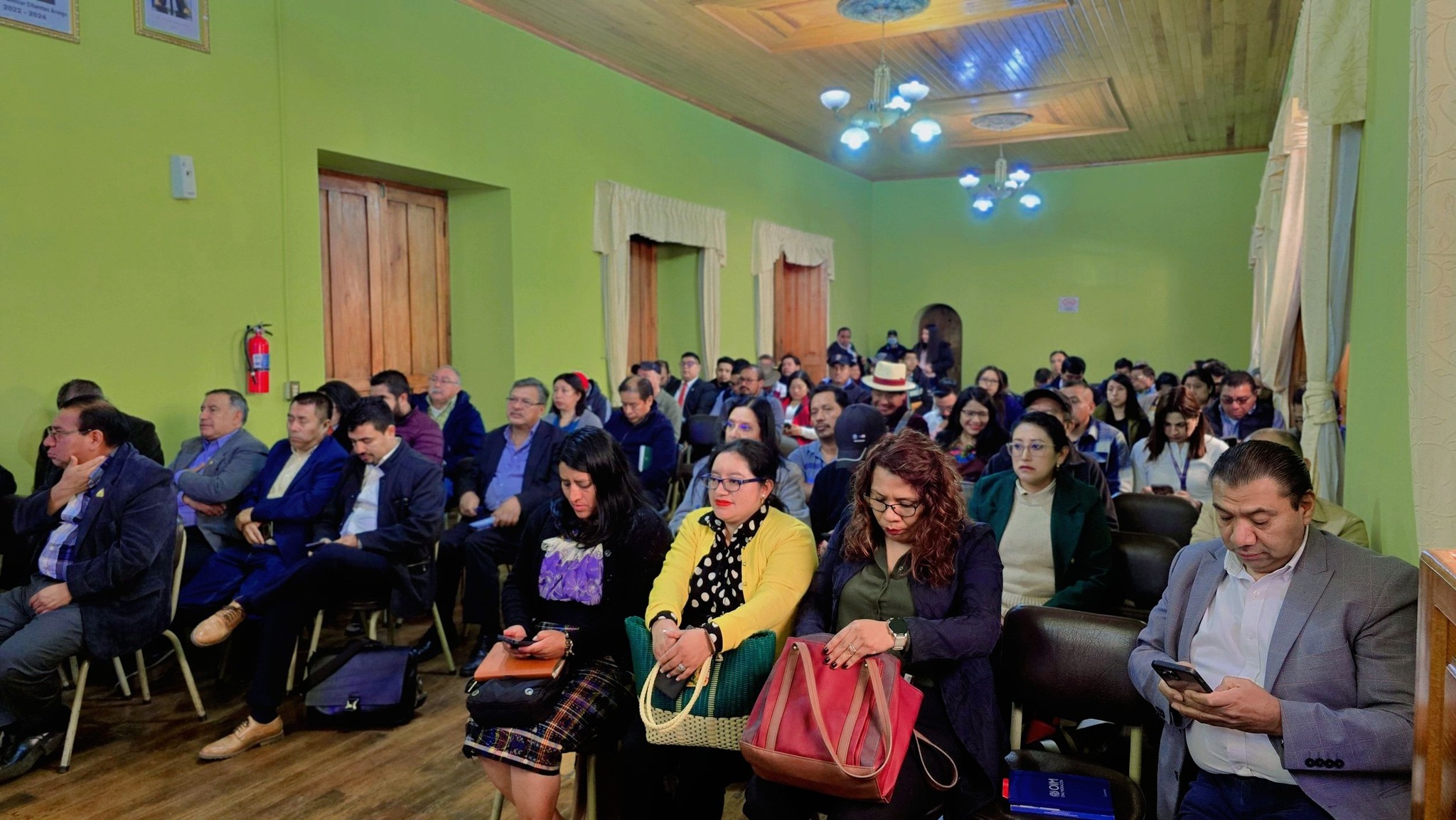Juramentan a los integrantes del Codede en Quetzaltenango