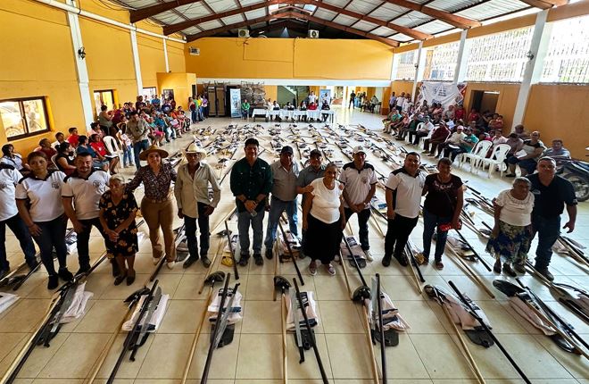 Sigue la entrega de insumos para fortalecer la producción agrícola en El Progreso