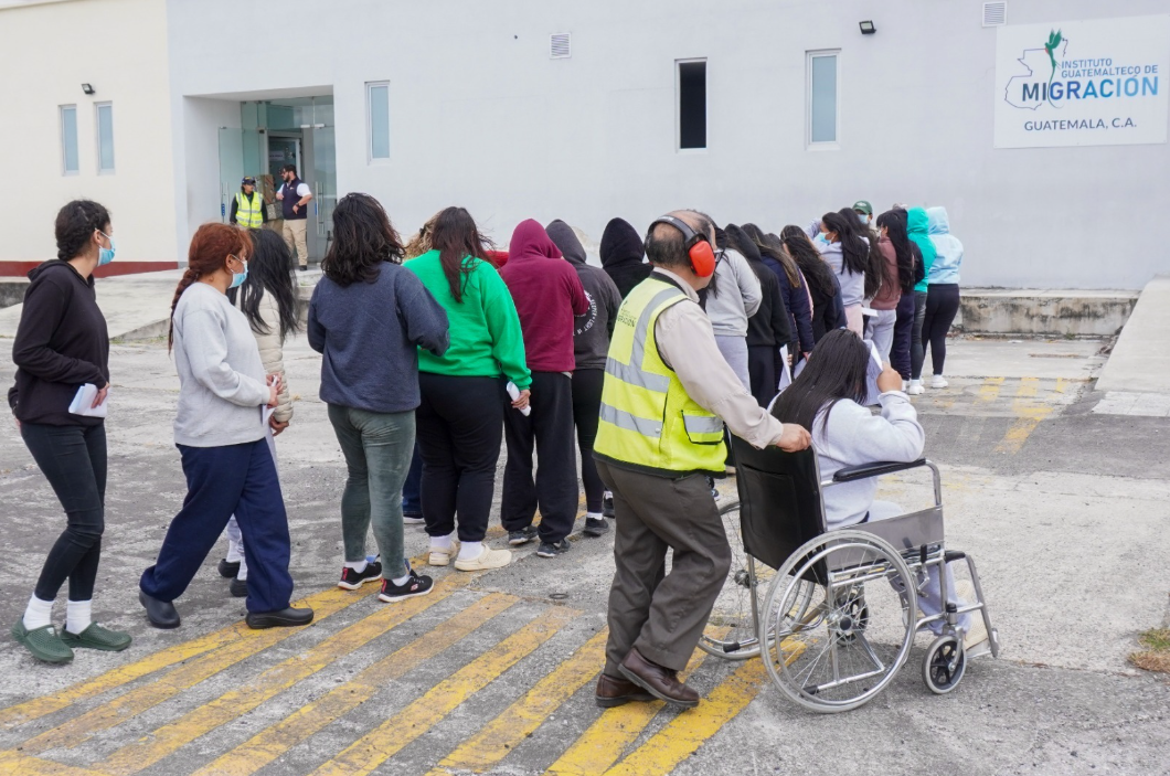 IGM atiende a guatemaltecos retornados. / Foto: IGM.