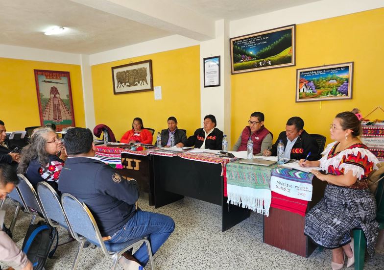 Abordan temas relacionados con el desarrollo de las comunidades indígenas de Santa Lucía Utatlán