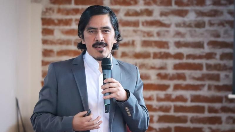 Astrofísico guatemalteco Rodrigo Sacahuí galardonado con el Premio Héroes de la Investigación