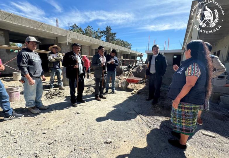 Supervisan obras clave para el desarrollo de San Bartolo y Momostenango, Totonicapán