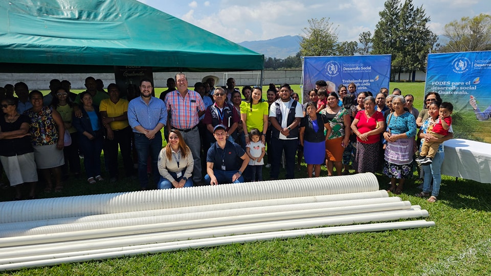 Entregan tubería para mejorar proyectos en Monjas, Jalapa