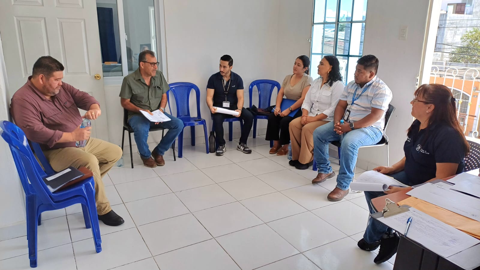 Socializan Programa Beca Artesano en el departamento de Jutiapa