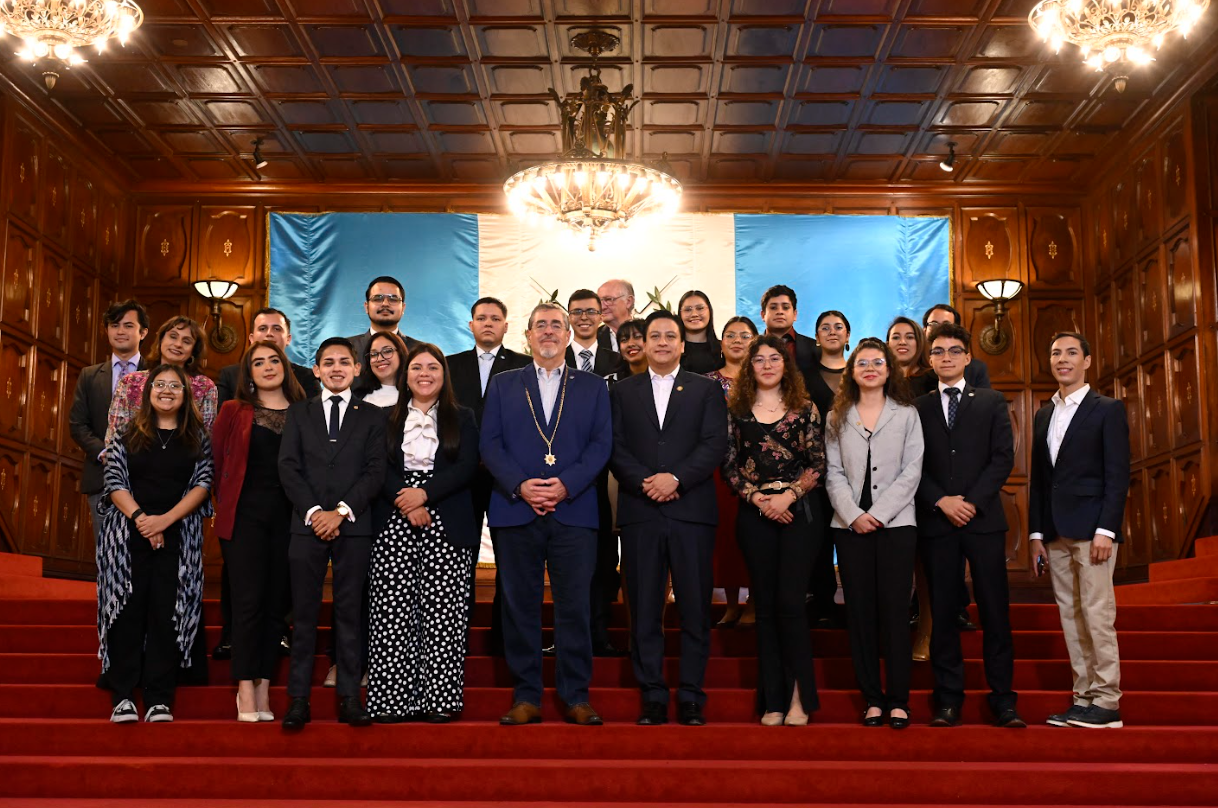 Transparencia Este tipo de encuentros permiten fortalecer la relación entre el gobierno y la sociedad civil, promoviendo espacios de diálogo donde las voces de los jóvenes sean escuchadas. / Foto: Álvaro Interiano