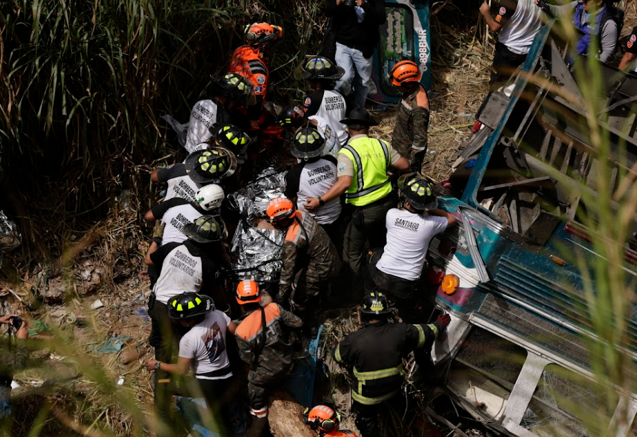Contabilizan cerca de 50 fallecidos tras accidente en Calzada La Paz. (Foto: Gobierno de Guatemala)