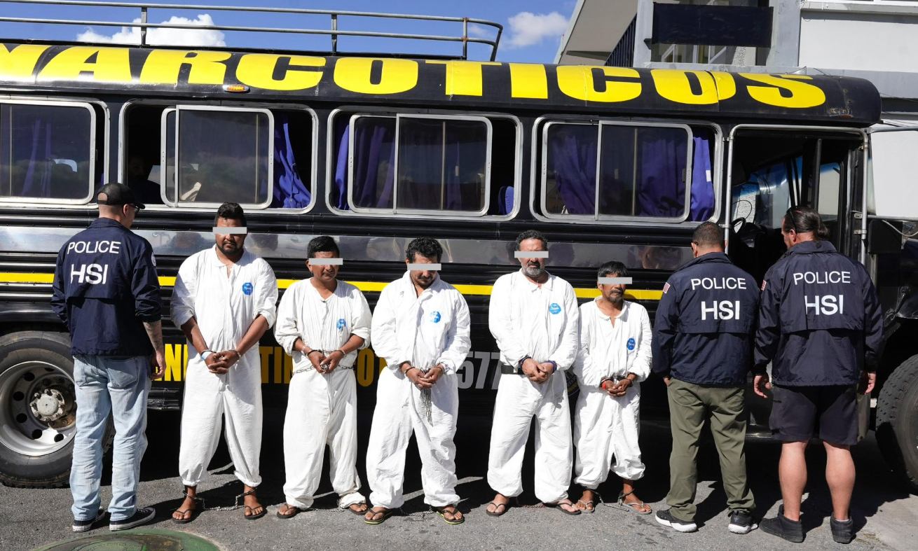 EE. UU. destaca cooperación con Guatemala tras extradición de 23 personas