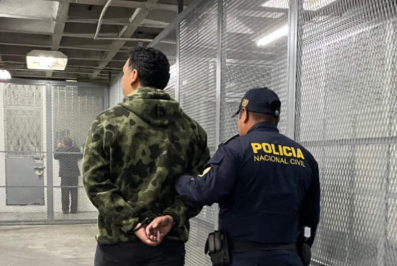 Supuesto trabajador del MP es detenido tras agredir a un agente de la PNC