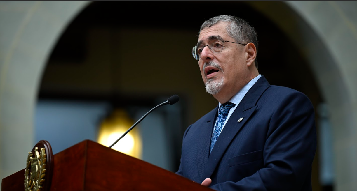 Presidente Bernardo Arévalo en el Palacio Nacional Civil