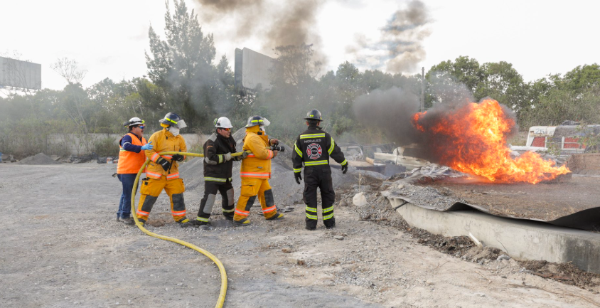 Simulacro en el Aeropuerto Internacional La Aurora. / Foto: DGAC.
