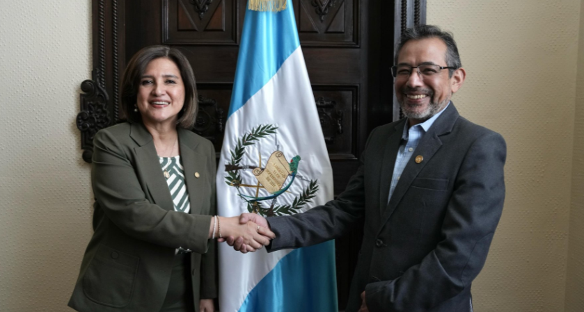 Vicepresidenta trabaja en optimización de condiciones de hospitales públicos