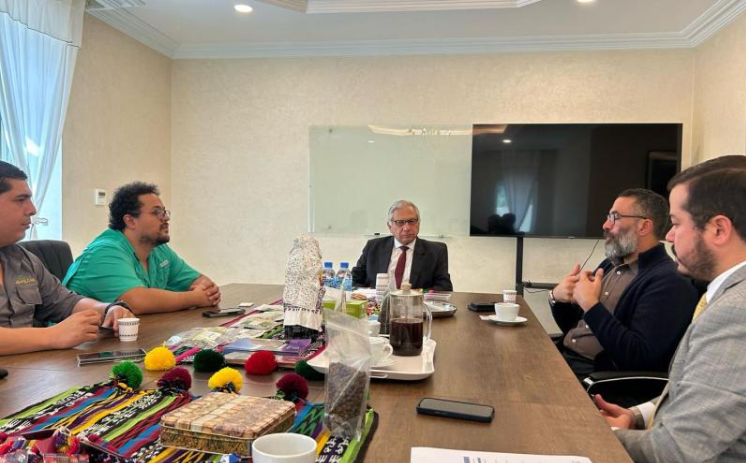 Misión Diplomática en Catar acompaña a compañías guatemaltecas de cardamomo y café