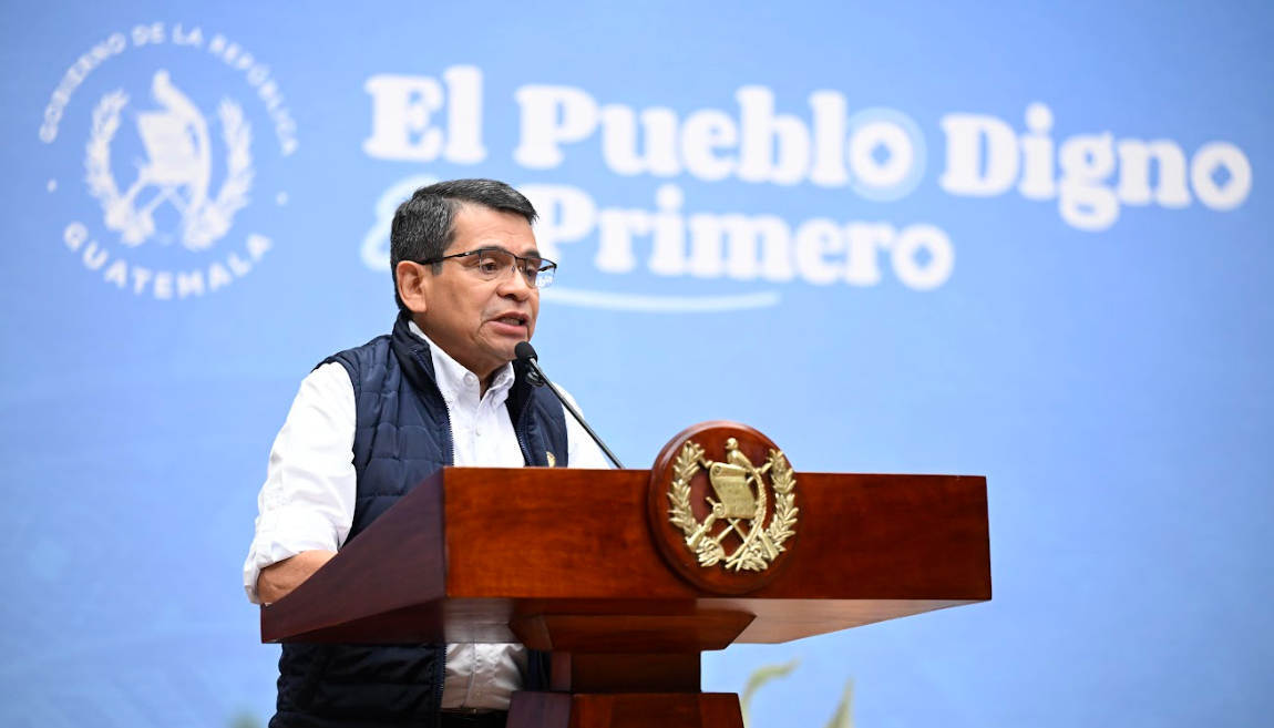 Ministro de Comunicaciones, Infraestructura y Vivienda compartió acciones que se realizan en la autopista Palín, Escuintla. (Foto: Álvaro Interiano)