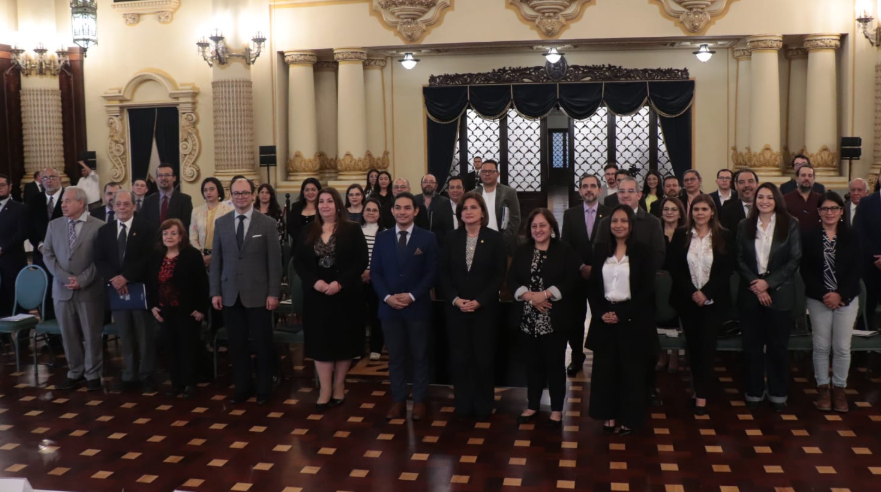 Presidenta en funciones juramentó a las comisiones técnicas del Sincyt. (Foto: Senacyt)