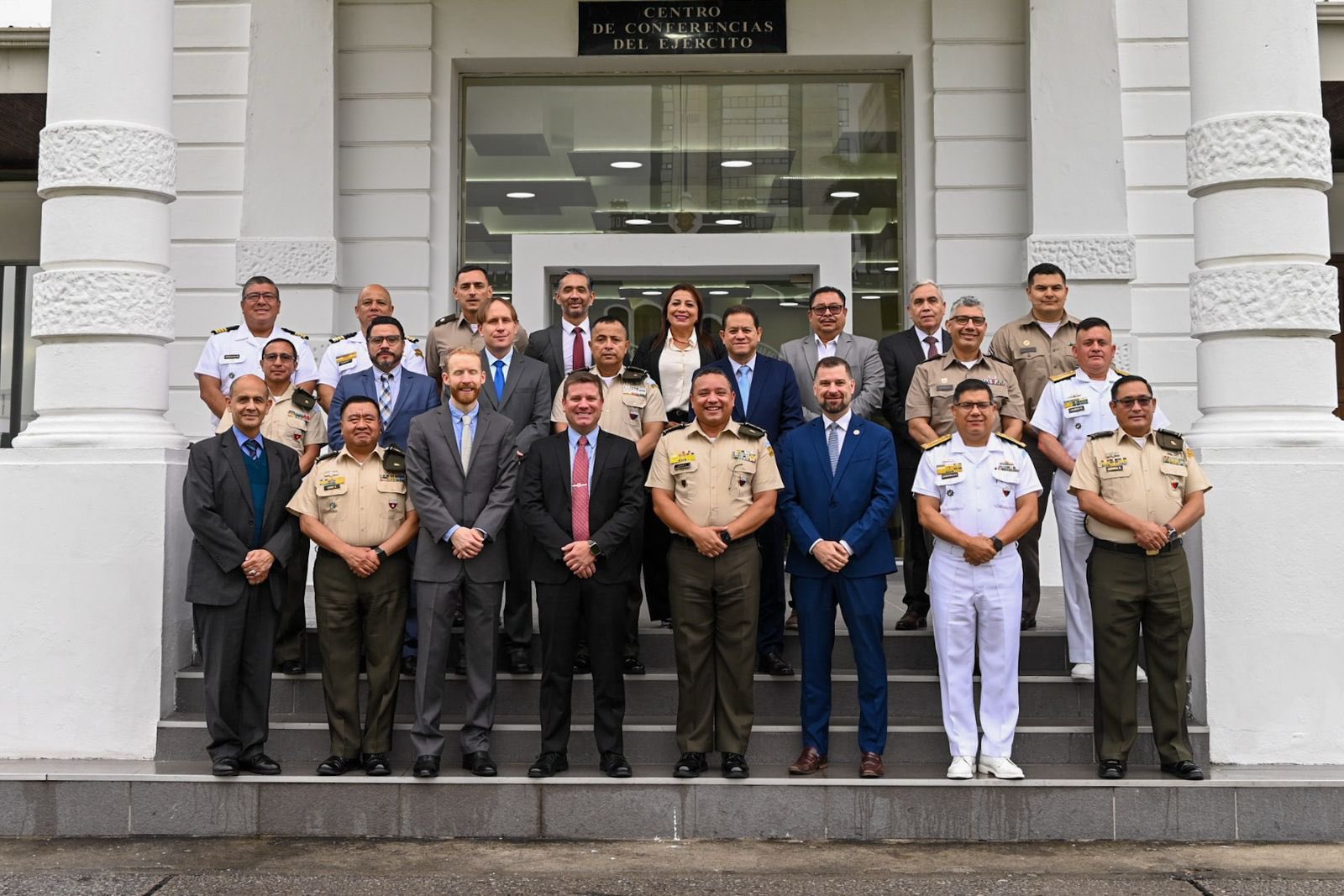 Cuerpo de ingenieros militares se reunió con autoridades de Defensa del país. / Foto: Embajada de Estados Unidos.