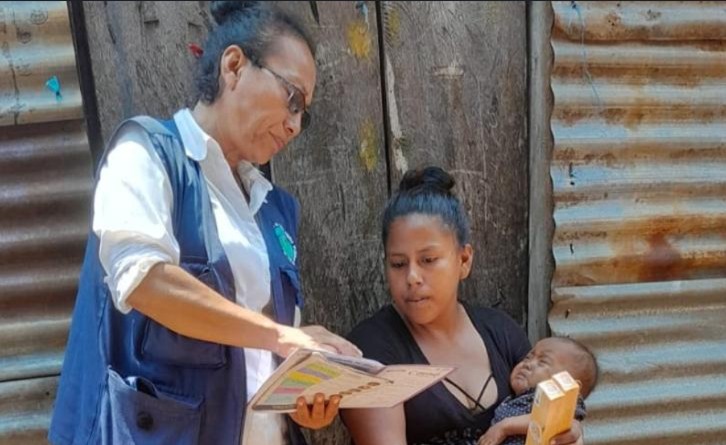 La enfermera Cristina Muñoz contribuye a la salud rural de Escuintla. / Foto: MSPAS.