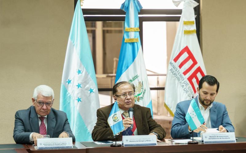 Guatemala y Honduras conversan sobre la integración del etanol como combustible