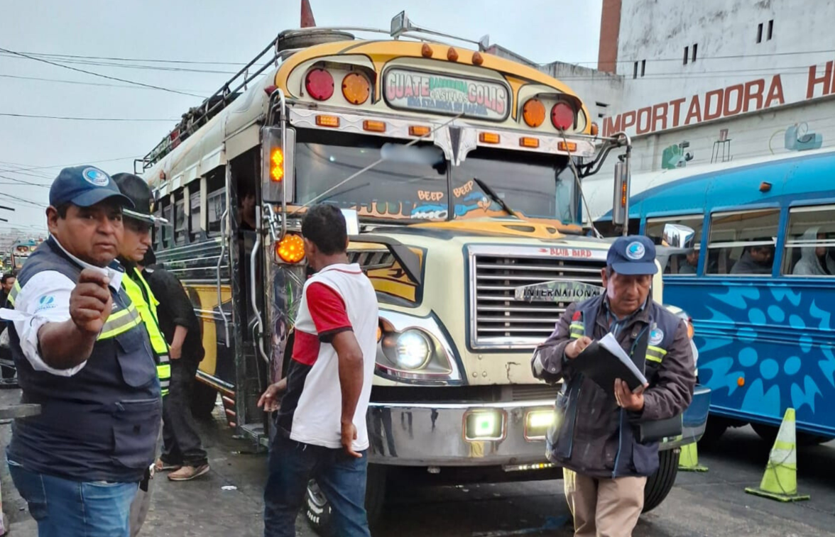 Desarrollan operativos conjuntos en transporte extraurbano en terminales de buses