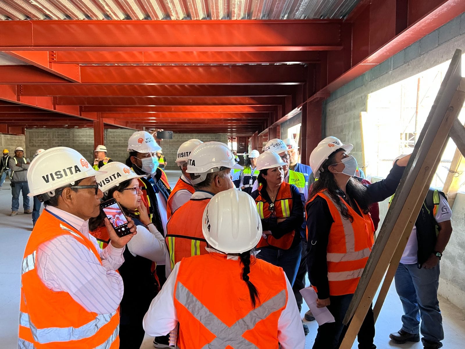 Autoridades del Ministerio de Salud Pública y Asistencia Social, supervisaron construcción de nuevo hospital de Sololá.