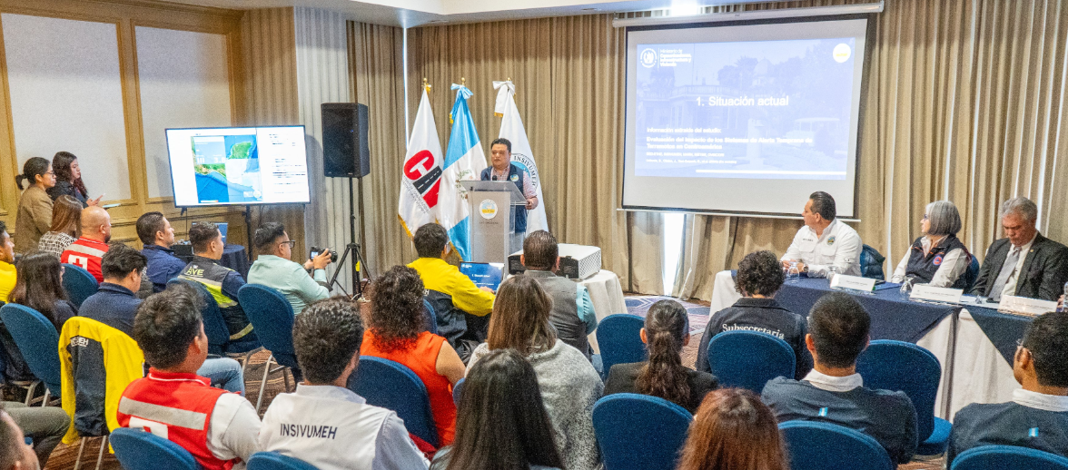 Participación de Cruz Roja en charla sobre Alerta Temprana de Terremotos. /Foto: Cruz Roja Guatemalteca.