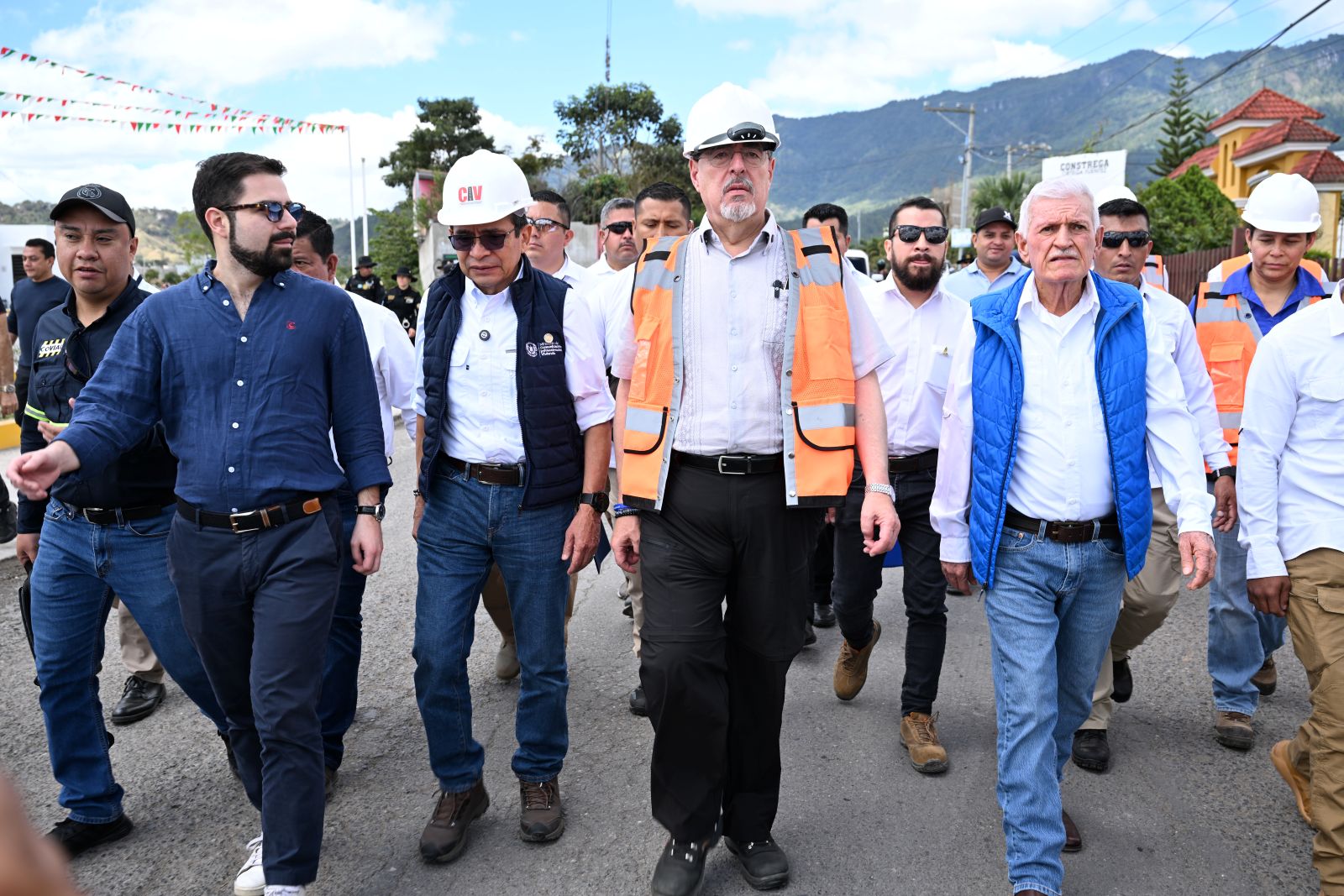 Presidente Arévalo supervisa obras del plan Conecta 2025 en Chiquimula