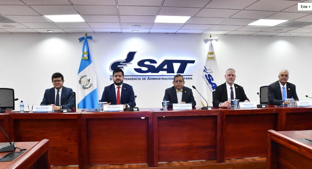 Recaudación tributaria supera, por primera vez, los 100 mil millones de quetzales