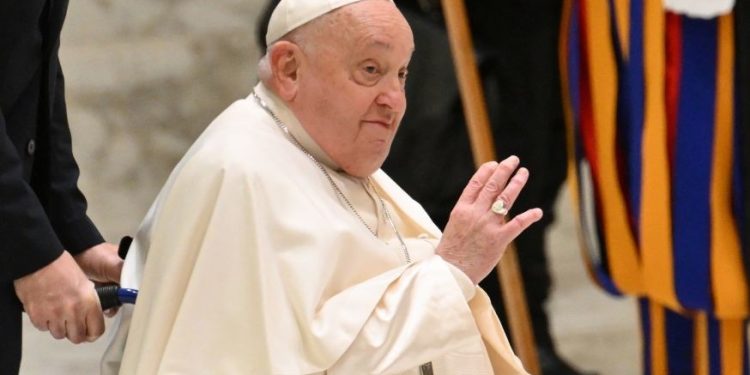Salud del papa Francisco continúa frágil, informaron fuentes vaticanas. / Foto: CNN en Español.