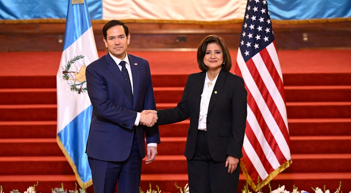 Vicepresidenta sostuvo reunión con el secretario de Estado de Estados Unidos