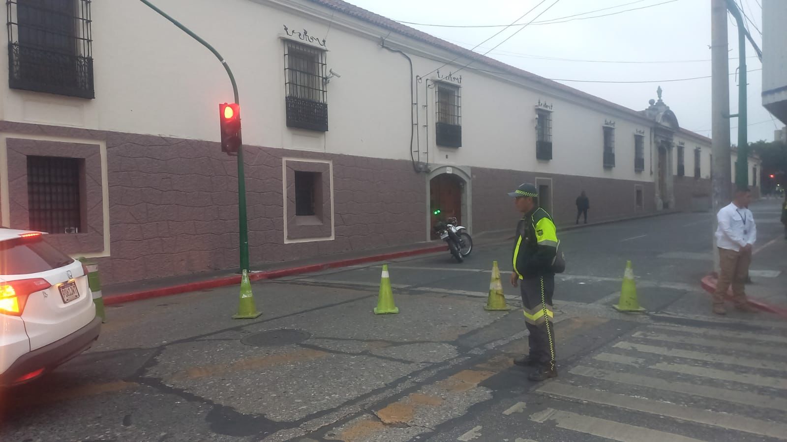 Cultura. Como parte de estas medidas, el acceso vehicular ha sido restringido en varias calles clave del Centro Histórico. / Foto: Amílcar Montejo