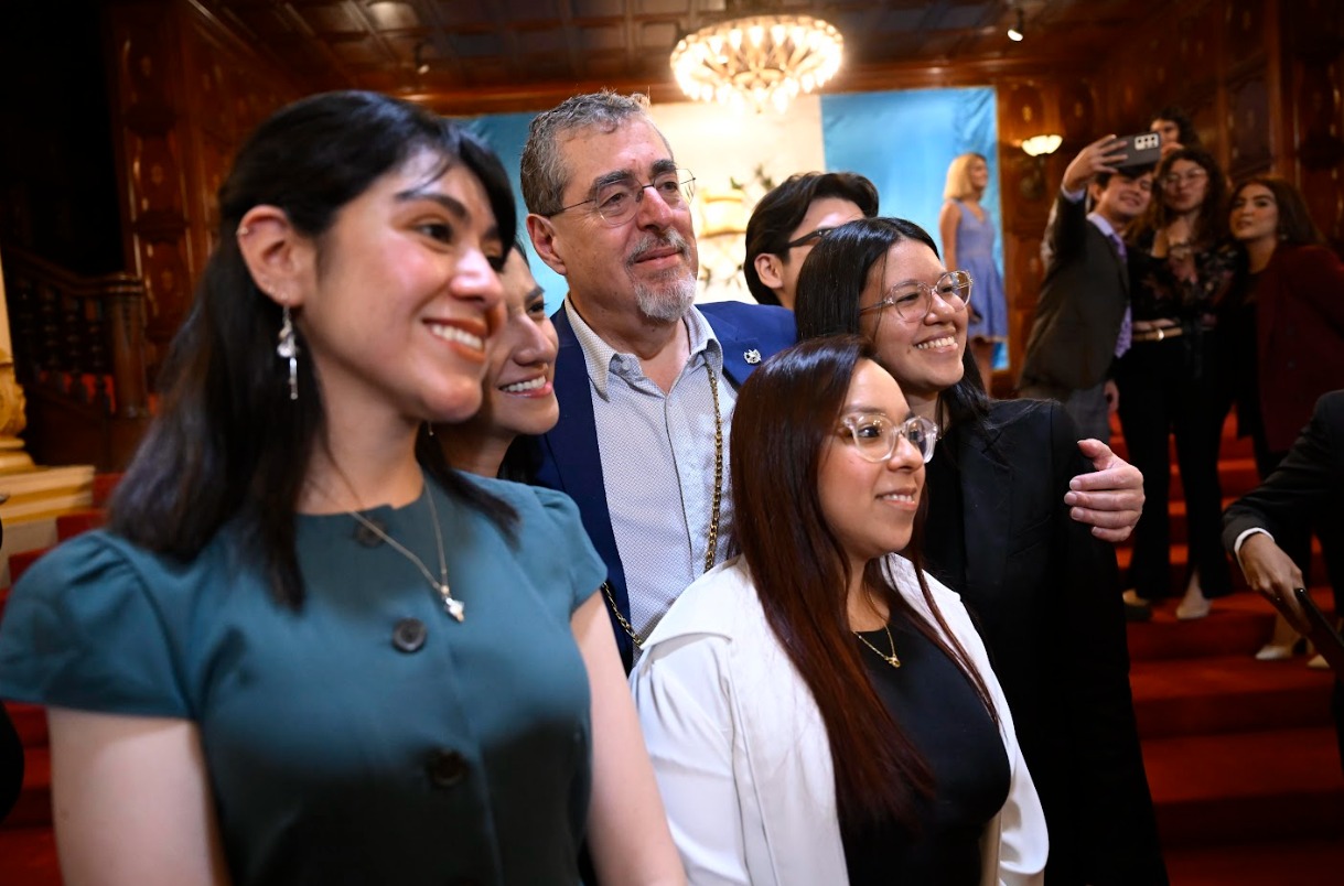 Presidente Arévalo destaca el papel de la juventud en la democracia