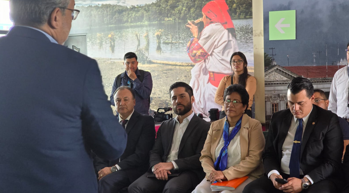 Reunión en el aeródromo de Quetzaltenango marca un paso hacia su transformación en un aeropuerto internacional