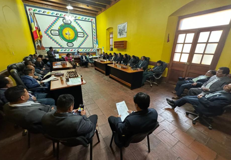 Unen esfuerzos para el desarrollo de comunidades indígenas de Momostenango