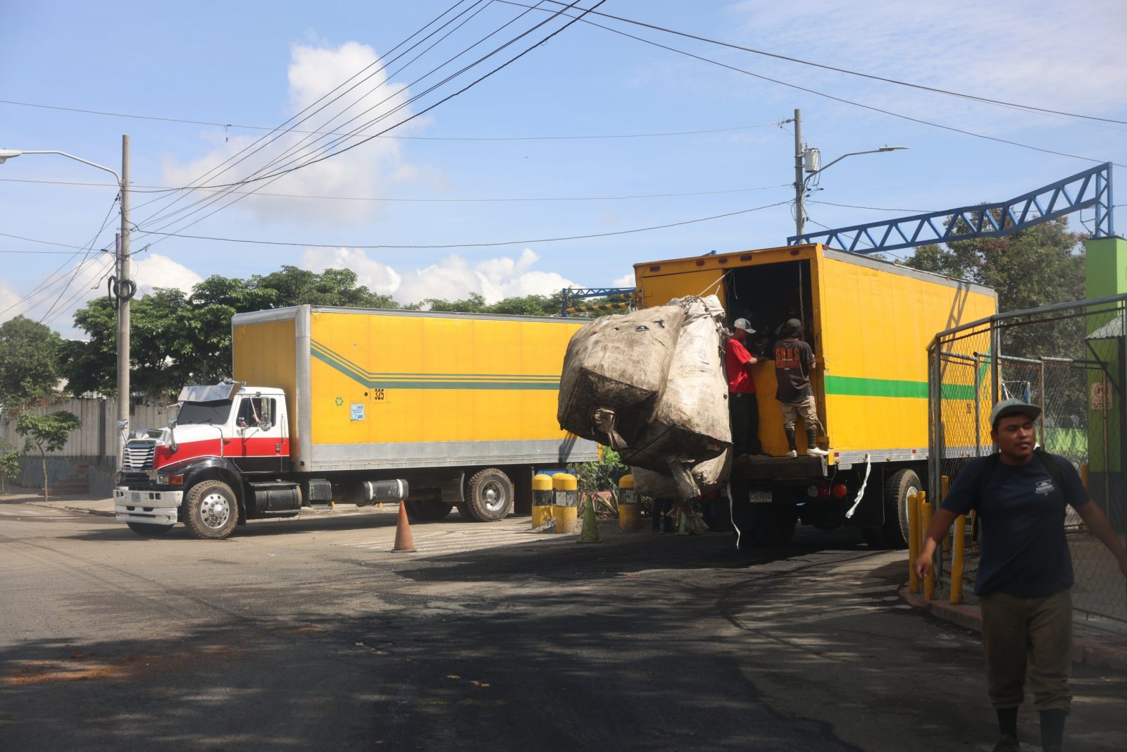 Autoridades y recolectores del vertedero de zona 3 alcanzan acuerdos sobre la separación de la basura