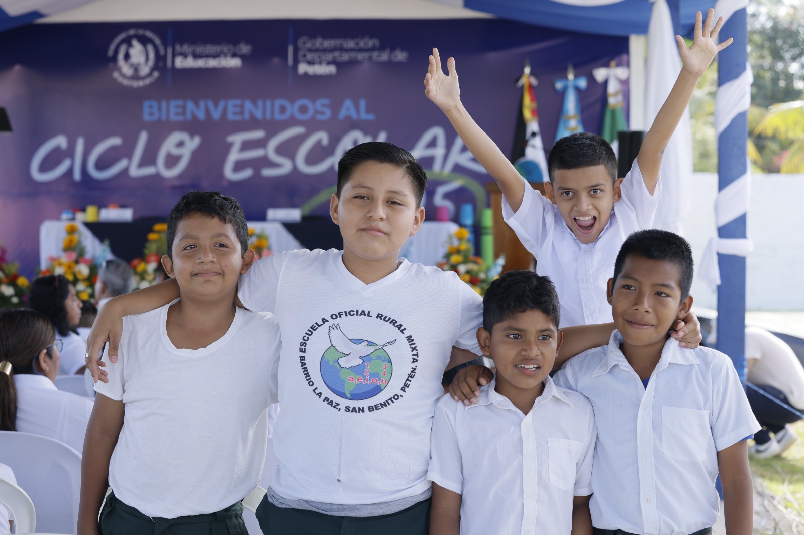 EN VIVO | Presidente y Vicepresidenta inauguran el ciclo escolar 2025 en Petén