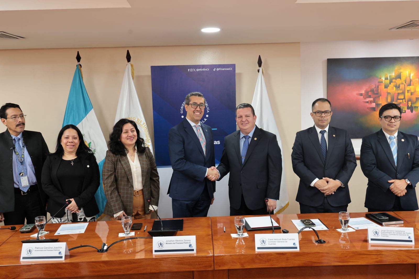 Minfin y la Contraloría General de Cuentas firman declaratoria de bienes muebles inservibles