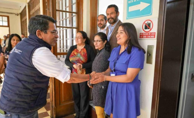 El ministro de Comunicaciones, Infraestructura y Vivienda (CIV), Miguel Ángel Díaz Bobadilla, realizó una visita a varias dependencias de su cartera. / Foto: CIV