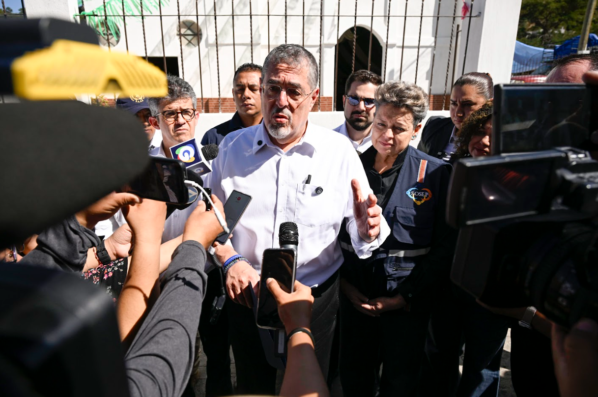 Presidente Arévalo ordena observar que se cumpla la Ley de Tránsito. / Foto: Álvaro Interiano.