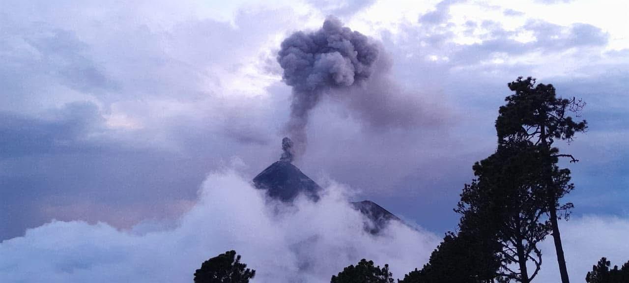 Chimaltenango: Coordinan medidas de prevención en municipios cercanos al volcán de Fuego