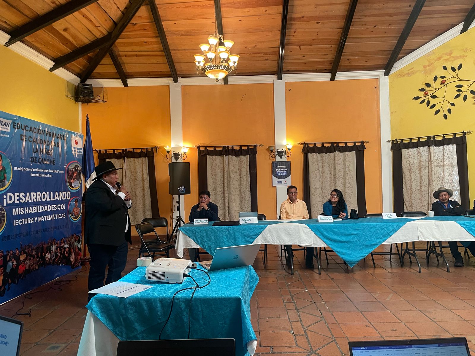 Suman esfuerzo para transformar la educación en las comunidades indígenas de Quiché