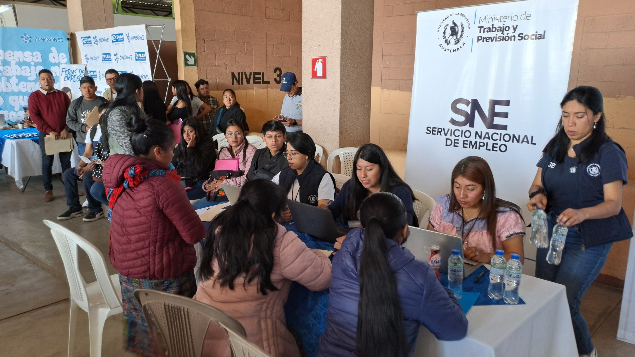 Alrededor de 300 vacantes durante Feria Nacional del Empleo en Quiché