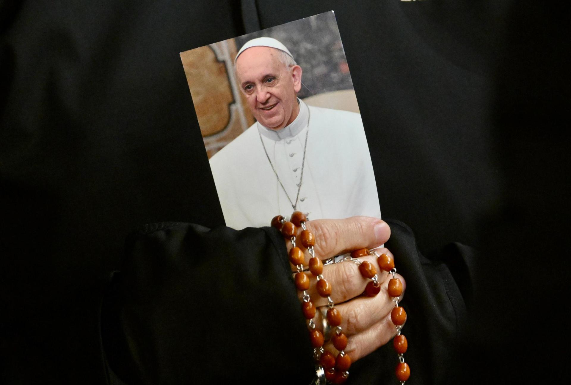 El Vaticano anuncia que el papa Francisco aparecerá públicamente este domingo