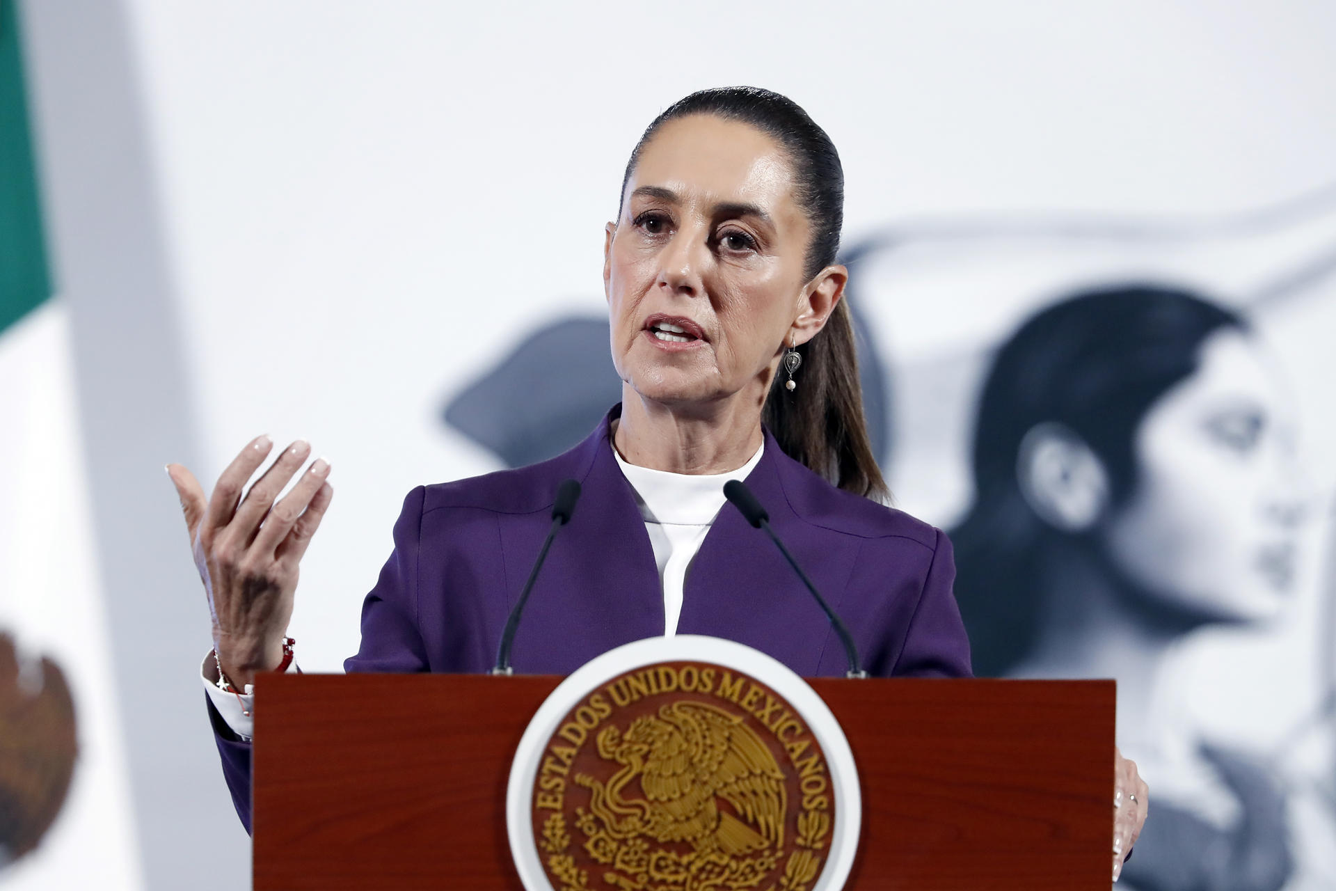 Claudia Sheinbaum augura respuesta si los aranceles impuestos por Trump a las exportaciones de México persisten. / Foto: EFE.